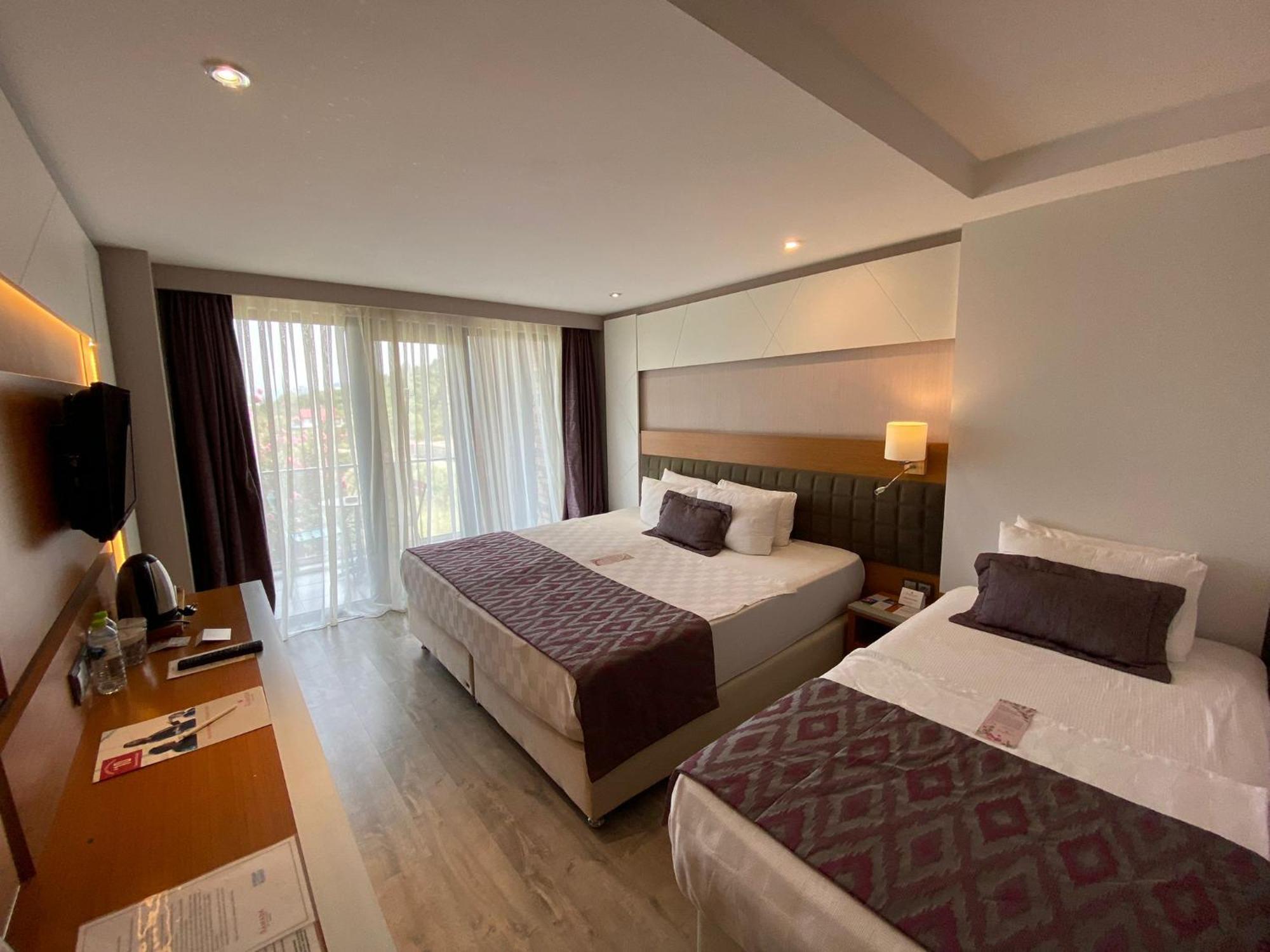 Готель Ramada By Wyndham Giresun Piraziz Екстер'єр фото